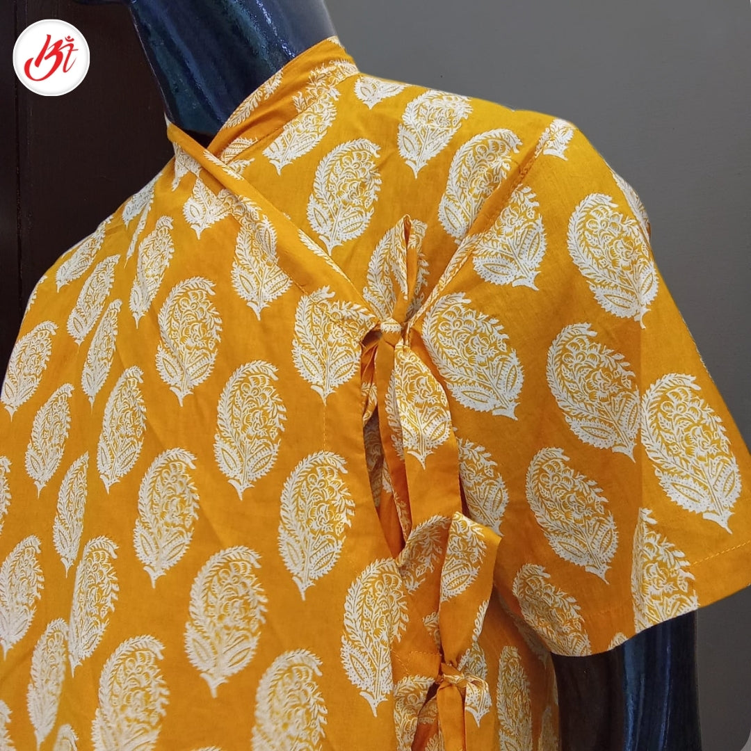 Printed yellow cotton Bagalbandi with half sleeves – traditional men’s kurta for cultural events and spiritual gatherings