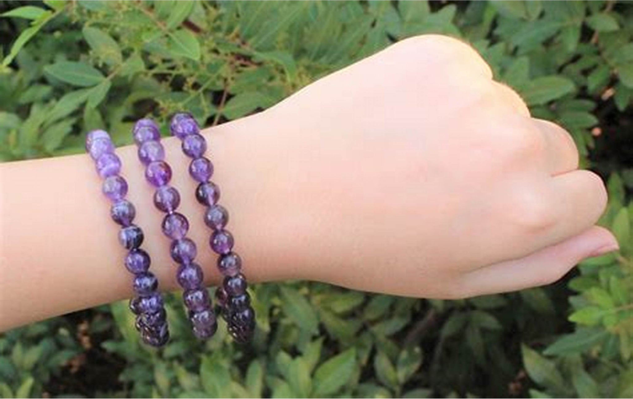 Amethyst crystal bracelet for peace, protection, and stress relief – healing gemstone jewelry for spiritual balance and daily wear.
